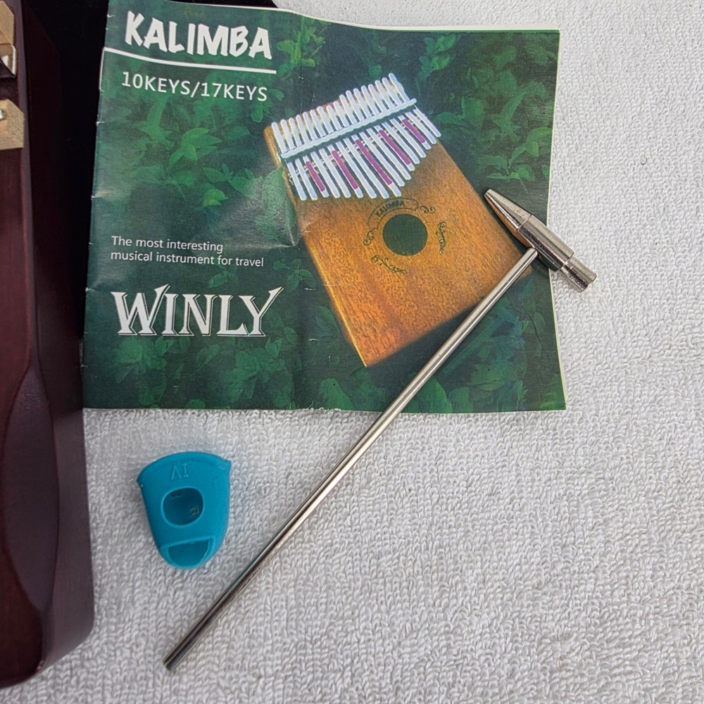 Winly 17 Key Kalimba Thumb Piano Mahogany Wood Mbira with Tuning Hammer and Bag - Picture 4 of 4